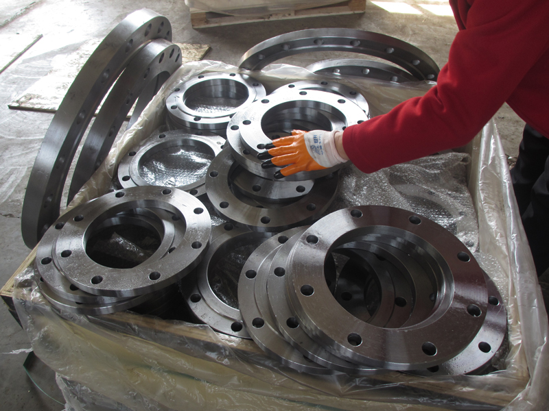 Visual inspection on the forged flanges